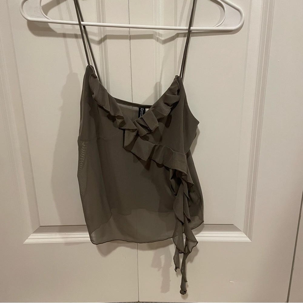 Y2K grey ruffled top